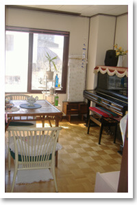 �����̋�ԂɂĂ��҂����Ă���܂�